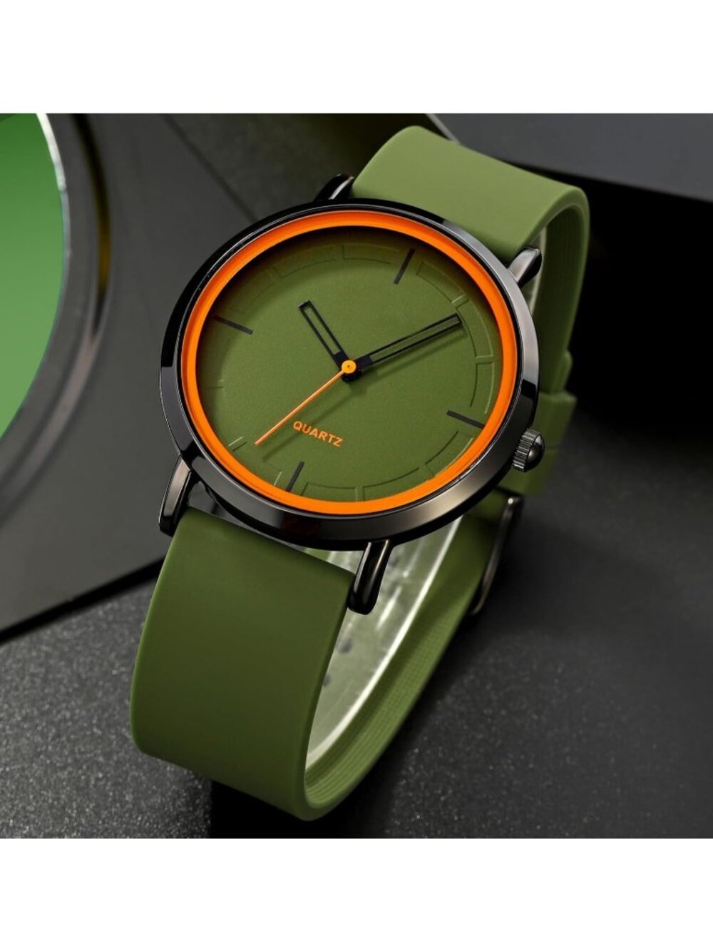 Unisex Green Fashion Simple Analog Quartz Silicone Strap Waterproof Wrist Watch - Picture 2 of 6